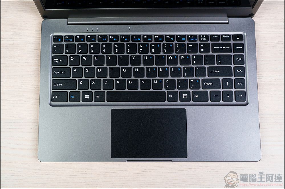 CrowView Note 開箱動手玩：一秒讓你的手機、掌機變成筆電！還可以接 Mac、SWITCH - 電腦王阿達