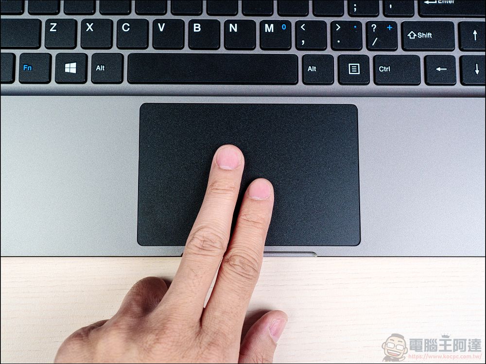 CrowView Note 開箱動手玩：一秒讓你的手機、掌機變成筆電！還可以接 Mac、SWITCH - 電腦王阿達