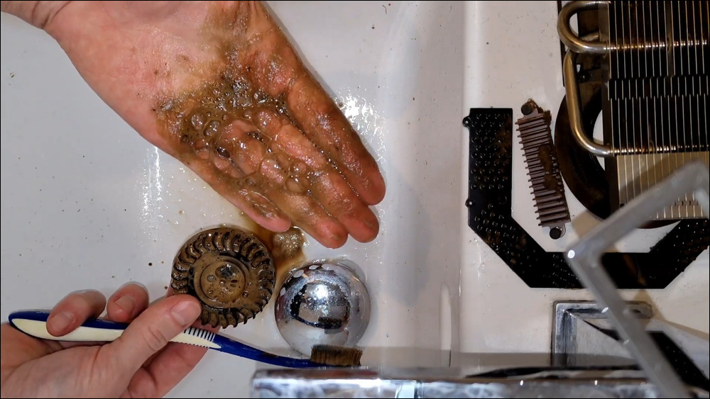 二手菸吸好吸滿的ROG 9800GT MATRIX顯卡，來看看國外 YouTuber 如何處置 - 電腦王阿達