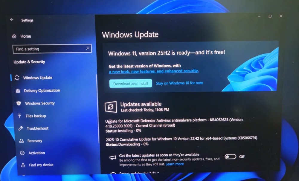 還不升級 Windows 11 25H2？微軟開始強制自動更新，這幾個版本將受影響 - 電腦王阿達