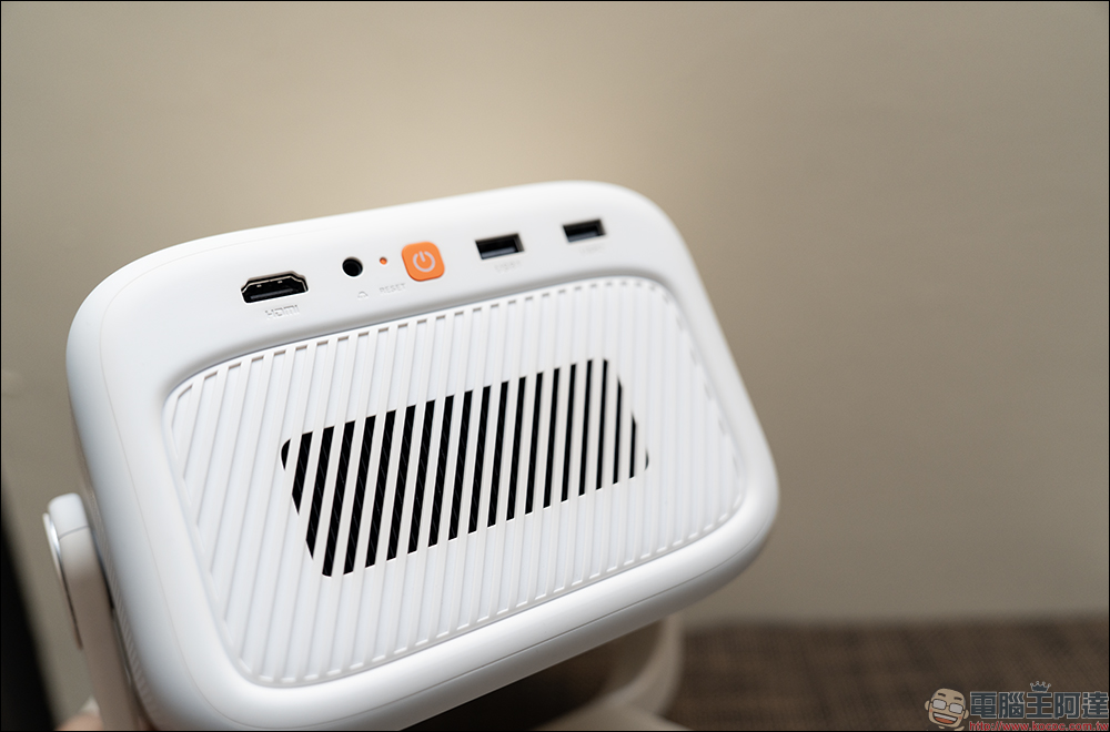 OVO U11 智慧投影機開箱:影視、遊戲、唱歌三合一的「小天王行動劇院」 - 電腦王阿達 OVO U11 智慧投影機開箱:影視、遊戲、唱歌三合一的「小天王行動劇院」 - 電腦王阿達