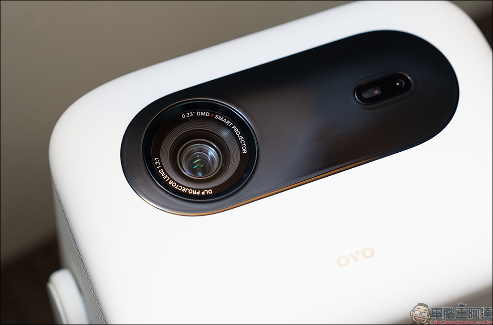 OVO U11 智慧投影機開箱:影視、遊戲、唱歌三合一的「小天王行動劇院」 - 電腦王阿達 OVO U11 智慧投影機開箱:影視、遊戲、唱歌三合一的「小天王行動劇院」 - 電腦王阿達