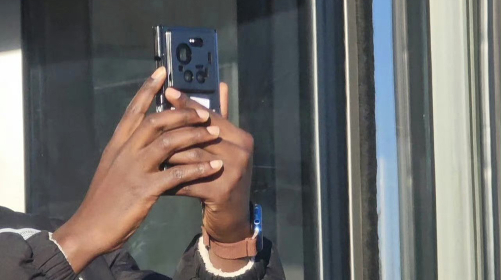 小米 Xiaomi 17 Ultra 測試機諜照首度曝光！確認三鏡頭 - 電腦王阿達