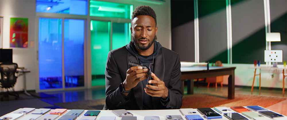 MKBHD 2025 智慧手機大賞：為何這款「基本款」手機竟能擊敗旗艦奪下年度 MVP？ - 電腦王阿達