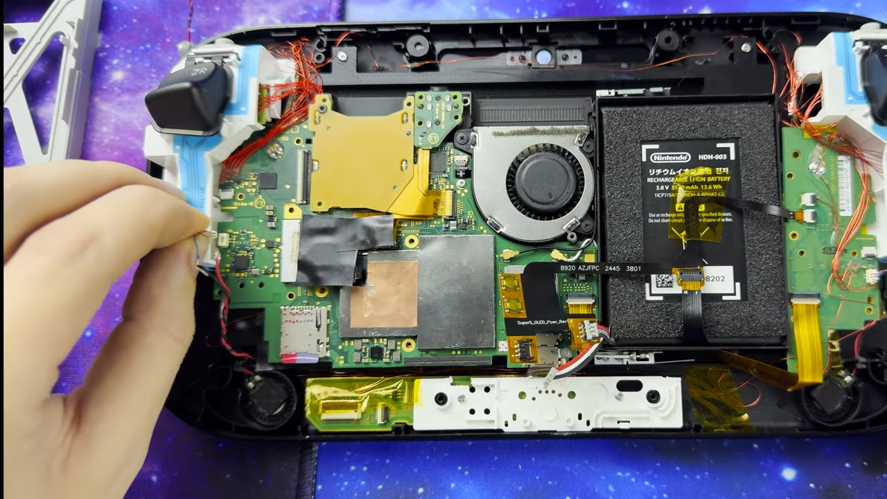 魔改玩家成功將一台 Switch 主機塞進 WiiU 的 GamePad 手把 - 電腦王阿達 魔改玩家成功將一台 Switch 主機塞進 WiiU 的 GamePad 手把 - 電腦王阿達