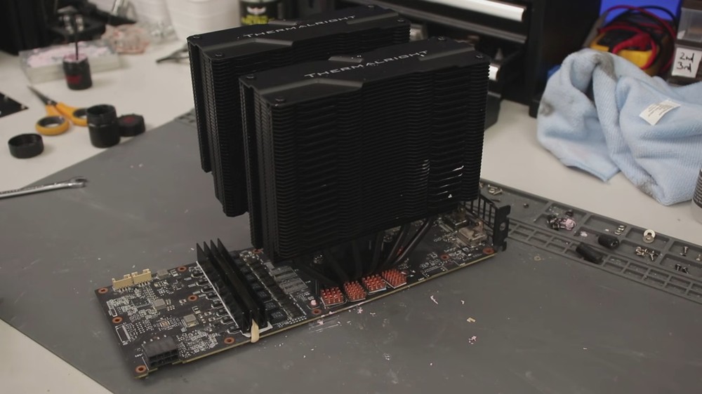 國外改裝者將 CPU 塔扇裝在 RTX 2060 顯卡上,熱點溫度大降 35 度 - 電腦王阿達 國外改裝者將 CPU 塔扇裝在 RTX 2060 顯卡上,熱點溫度大降 35 度 - 電腦王阿達