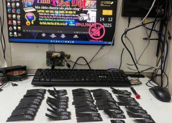 虧慘！國外小孩搗蛋將爸爸的 50 個 512GB NVMe SSD 全部折彎，損失近 12 萬台幣