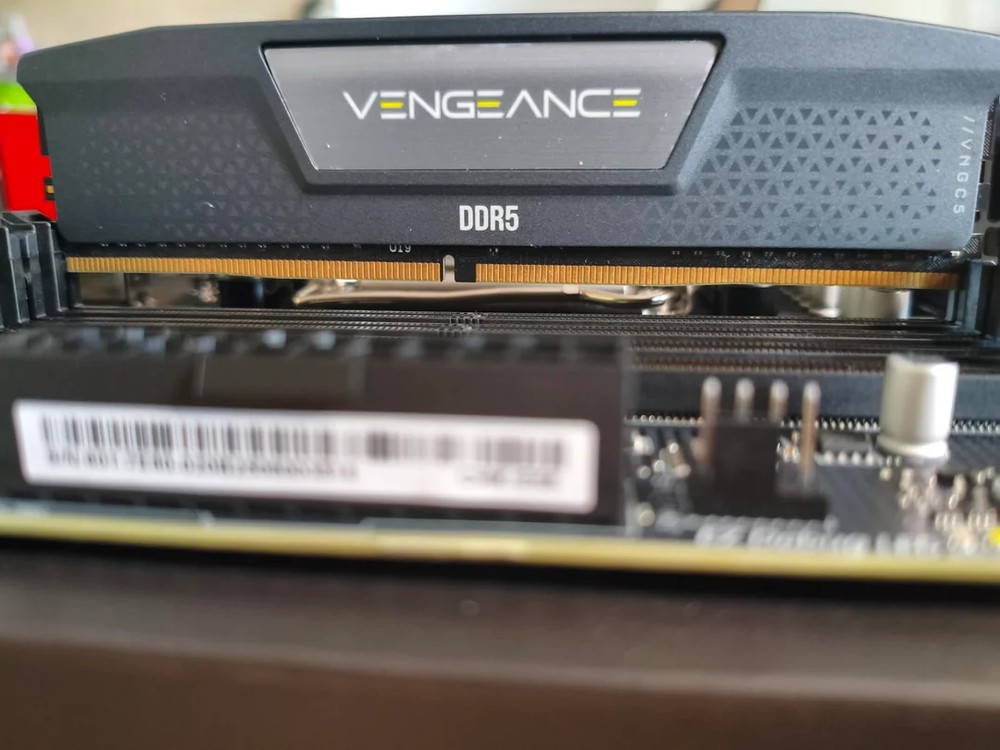 隨著記憶體大漲,詐騙案件也遽增!國外玩家買到假的 Corsair Vengeance DDR5 記憶體,實際是 DDR4 - 電腦王阿達 隨著記憶體大漲,詐騙案件也遽增!國外玩家買到假的 Corsair Vengeance DDR5 記憶體,實際是 DDR4 - 電腦王阿達