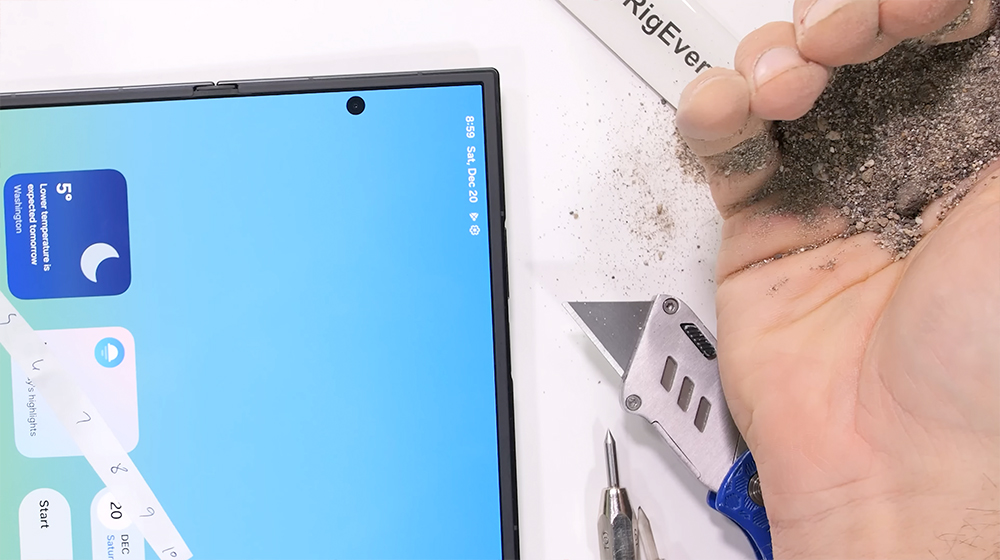 89,900 元的三星 Galaxy Z TriFold 三摺手機摺到 14.4 萬次就軟了,極限測試一次看 - 電腦王阿達 89,900 元的三星 Galaxy Z TriFold 三摺手機摺到 14.4 萬次就軟了,極限測試一次看 - 電腦王阿達