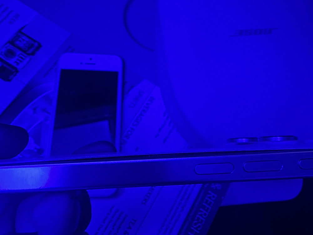 iPhone 用戶搭機發生背板鼓起現象,落地後又恢復正常 - 電腦王阿達 iPhone 用戶搭機發生背板鼓起現象,落地後又恢復正常 - 電腦王阿達