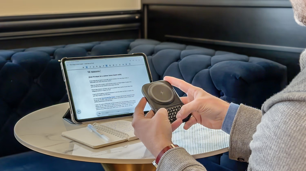 實體鍵盤控有福了!Clicks 推出 iPhone MagSafe 鍵盤電池,還做了一部運行 Android 16 的「反滑手機」 - 電腦王阿達 實體鍵盤控有福了!Clicks 推出 iPhone MagSafe 鍵盤電池,還做了一部運行 Android 16 的「反滑手機」 - 電腦王阿達