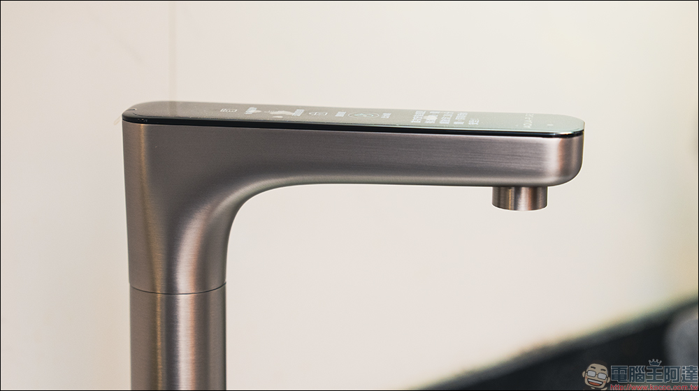 Aqua-Pure™ HPURE-18P 淨熱一體觸控式熱飲機開箱評測|一機搞定淨水、熱水、即飲需求,重新定義現代家庭的喝水體驗 - 電腦王阿達 Aqua-Pure™ HPURE-18P 淨熱一體觸控式熱飲機開箱評測|一機搞定淨水、熱水、即飲需求,重新定義現代家庭的喝水體驗 - 電腦王阿達