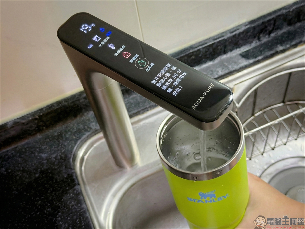 Aqua-Pure™ HPURE-18P 淨熱一體觸控式熱飲機開箱評測|一機搞定淨水、熱水、即飲需求,重新定義現代家庭的喝水體驗 - 電腦王阿達 Aqua-Pure™ HPURE-18P 淨熱一體觸控式熱飲機開箱評測|一機搞定淨水、熱水、即飲需求,重新定義現代家庭的喝水體驗 - 電腦王阿達