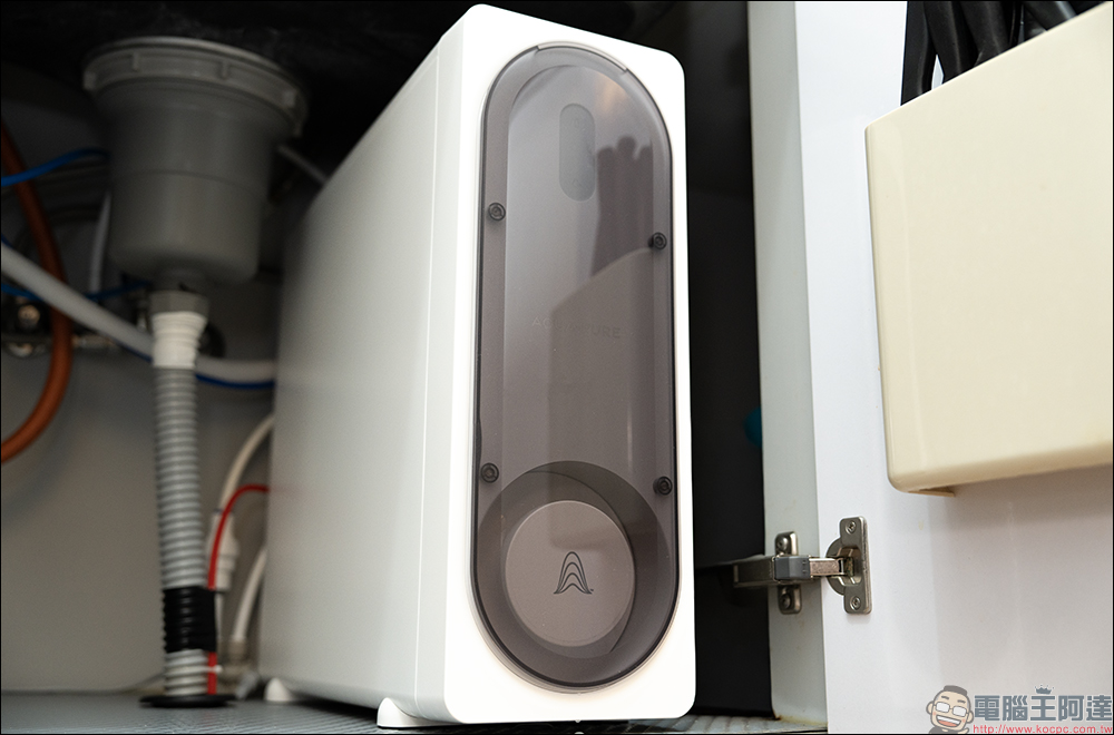 Aqua-Pure™ HPURE-18P 淨熱一體觸控式熱飲機開箱評測|一機搞定淨水、熱水、即飲需求,重新定義現代家庭的喝水體驗 - 電腦王阿達 Aqua-Pure™ HPURE-18P 淨熱一體觸控式熱飲機開箱評測|一機搞定淨水、熱水、即飲需求,重新定義現代家庭的喝水體驗 - 電腦王阿達