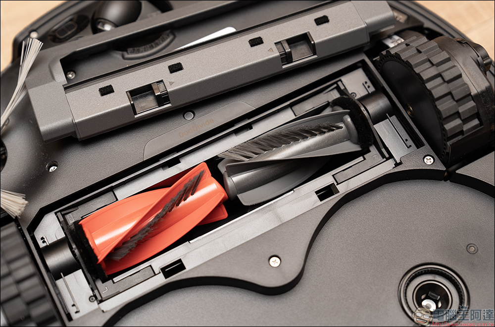 石頭科技 Saros 20 掃拖機器人開箱評測|門檻能過、床底能進,清潔流程一次到位的 2026 旗艦之作 - 電腦王阿達 石頭科技 Saros 20 掃拖機器人開箱評測|門檻能過、床底能進,清潔流程一次到位的 2026 旗艦之作 - 電腦王阿達