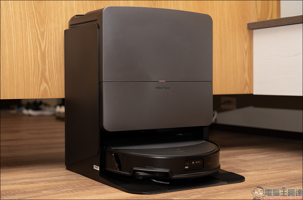 石頭科技 Saros 20 掃拖機器人開箱評測|門檻能過、床底能進,清潔流程一次到位的 2026 旗艦之作 - 電腦王阿達 石頭科技 Saros 20 掃拖機器人開箱評測|門檻能過、床底能進,清潔流程一次到位的 2026 旗艦之作 - 電腦王阿達