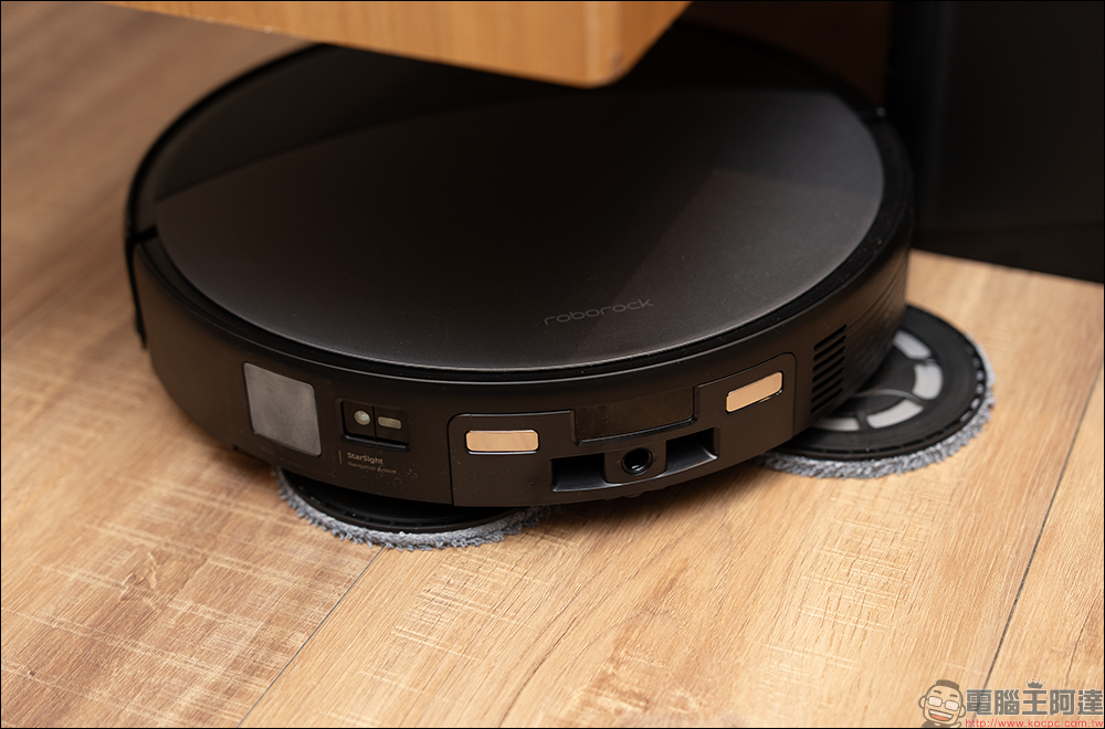 石頭科技 Saros 20 掃拖機器人開箱評測|門檻能過、床底能進,清潔流程一次到位的 2026 旗艦之作 - 電腦王阿達 石頭科技 Saros 20 掃拖機器人開箱評測|門檻能過、床底能進,清潔流程一次到位的 2026 旗艦之作 - 電腦王阿達