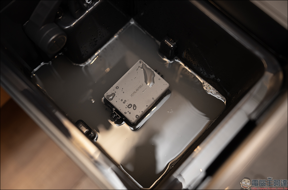 石頭科技 Saros 20 掃拖機器人開箱評測|門檻能過、床底能進,清潔流程一次到位的 2026 旗艦之作 - 電腦王阿達 石頭科技 Saros 20 掃拖機器人開箱評測|門檻能過、床底能進,清潔流程一次到位的 2026 旗艦之作 - 電腦王阿達