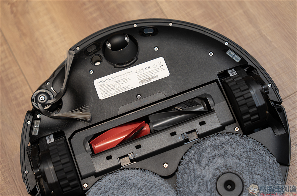 石頭科技 Saros 20 掃拖機器人開箱評測|門檻能過、床底能進,清潔流程一次到位的 2026 旗艦之作 - 電腦王阿達 石頭科技 Saros 20 掃拖機器人開箱評測|門檻能過、床底能進,清潔流程一次到位的 2026 旗艦之作 - 電腦王阿達