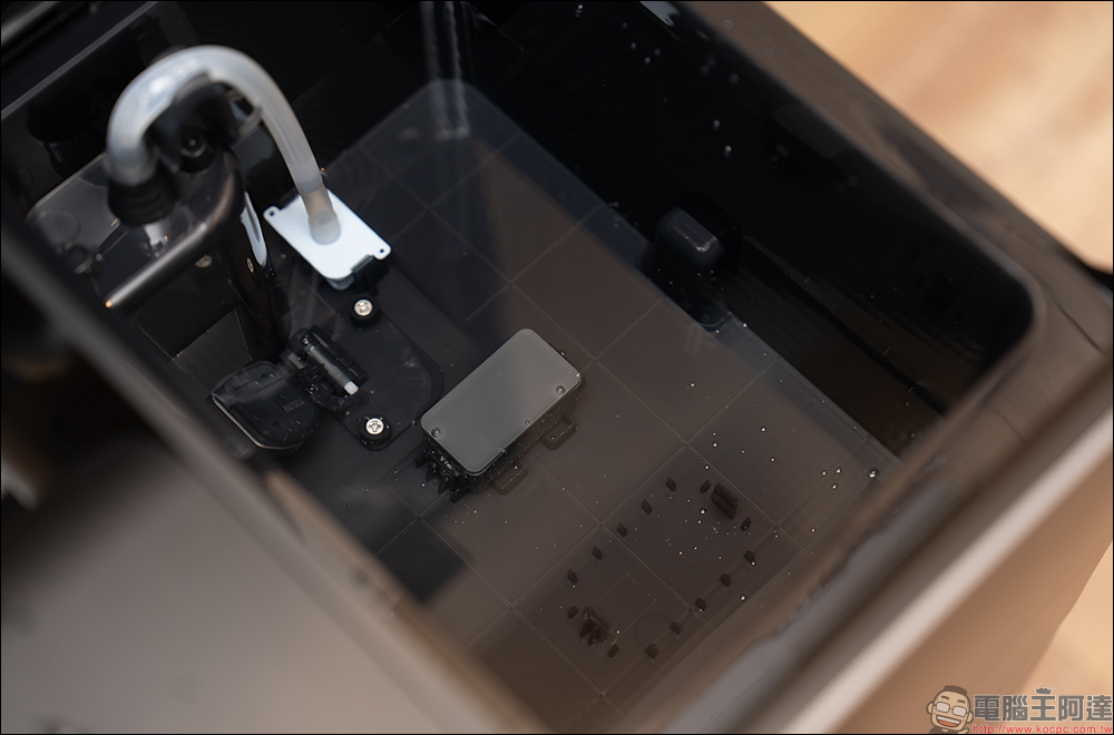 石頭科技 Saros 20 掃拖機器人開箱評測|門檻能過、床底能進,清潔流程一次到位的 2026 旗艦之作 - 電腦王阿達 石頭科技 Saros 20 掃拖機器人開箱評測|門檻能過、床底能進,清潔流程一次到位的 2026 旗艦之作 - 電腦王阿達