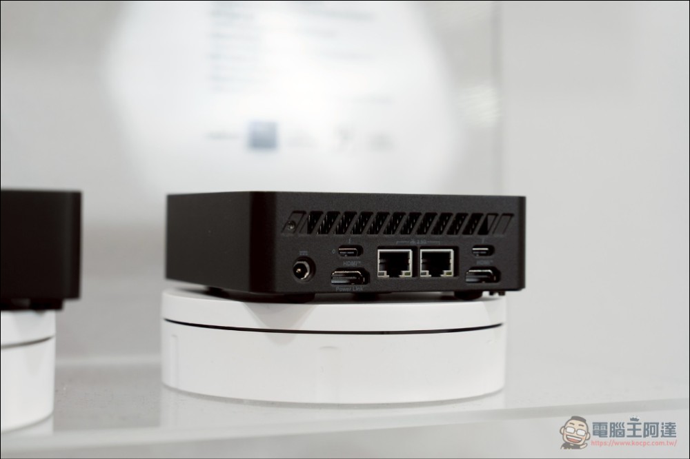 「CES 2026」MSI 震撼推出「Cubi NUC AI+ 3MG」:以極致小型化驅動本地 AI 運算新時代 - 電腦王阿達 「CES 2026」MSI 震撼推出「Cubi NUC AI+ 3MG」:以極致小型化驅動本地 AI 運算新時代 - 電腦王阿達