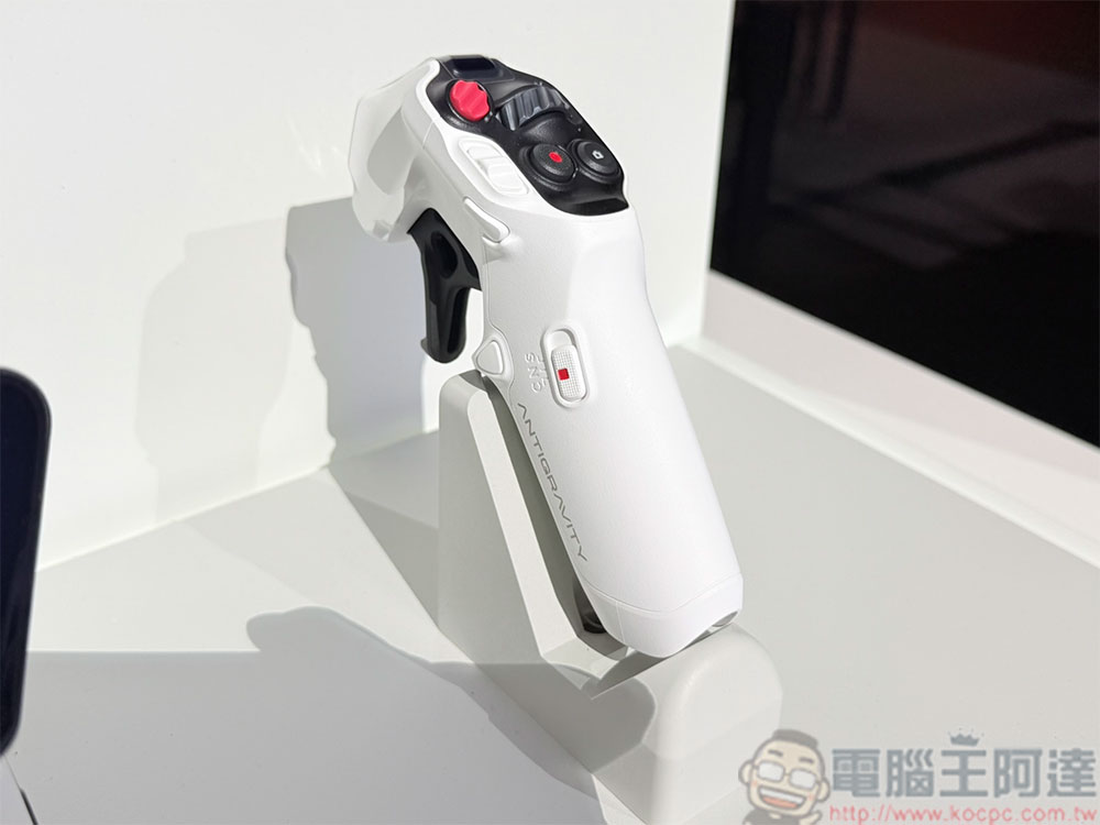 8K 全景空拍機 Antigravity A1 登台,輕巧機身、沉浸式眼鏡重新定義飛行創作體驗 - 電腦王阿達 8K 全景空拍機 Antigravity A1 登台,輕巧機身、沉浸式眼鏡重新定義飛行創作體驗 - 電腦王阿達