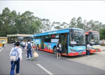 購入不到三年，中國東莞 672 輛純電公車買 3 年就因續航衰減停運