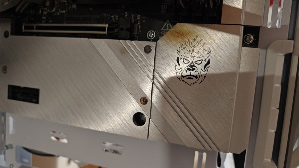 中國用戶剛買的 RTX 5090 一開機就立刻炸裂、冒煙,畫面有夠驚人 - 電腦王阿達 中國用戶剛買的 RTX 5090 一開機就立刻炸裂、冒煙,畫面有夠驚人 - 電腦王阿達