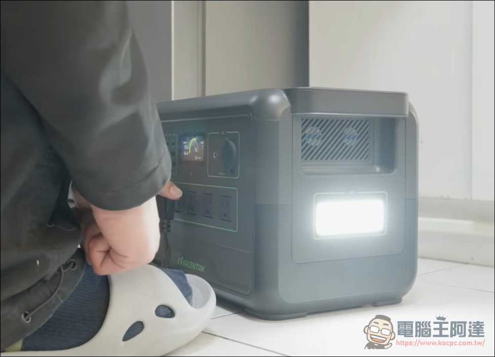 能源方舟 1200 行動電站開箱:體積縮小一半、效能不縮水!性價比最高的家用儲能 - 電腦王阿達 能源方舟 1200 行動電站開箱:體積縮小一半、效能不縮水!性價比最高的家用儲能 - 電腦王阿達