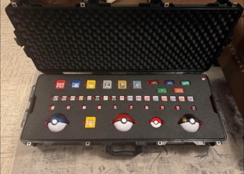 寶可夢狂粉打造「末日儲備箱」PokéPak 從 Game Boy 到 Switch 全世代主機卡匣一箱收藏