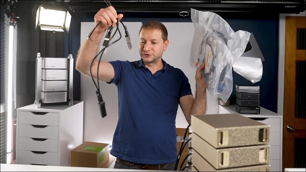 NVIDIA 可能不開心?國外 YouTuber 用 8 台 DGX Spark 組建出 1TB VRAM 超級集群 - 電腦王阿達 NVIDIA 可能不開心?國外 YouTuber 用 8 台 DGX Spark 組建出 1TB VRAM 超級集群 - 電腦王阿達