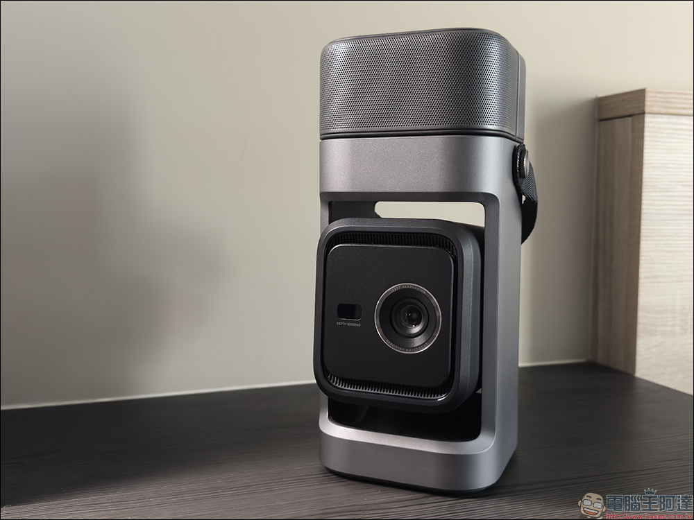 soundcore Nebula P1 投影機開箱|全球首創分離式喇叭,真正把行動電影院帶著走 - 電腦王阿達 soundcore Nebula P1 投影機開箱|全球首創分離式喇叭,真正把行動電影院帶著走 - 電腦王阿達