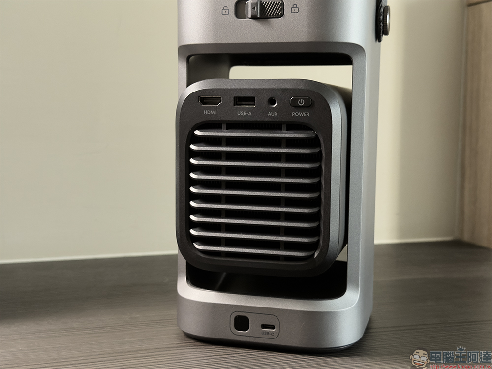 soundcore Nebula P1 投影機開箱|全球首創分離式喇叭,真正把行動電影院帶著走 - 電腦王阿達 soundcore Nebula P1 投影機開箱|全球首創分離式喇叭,真正把行動電影院帶著走 - 電腦王阿達