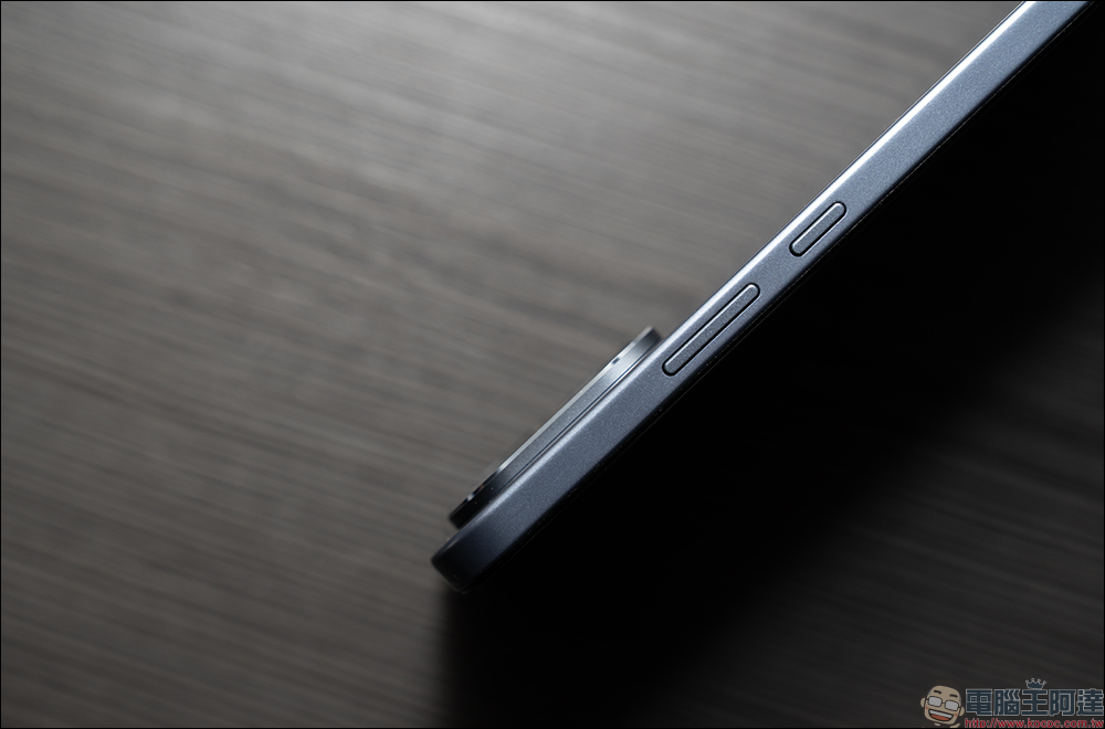 realme 16 Pro 開箱評測｜2億畫素全焦段人像超懂拍，7000mAh 超大電池玩一天還有一半電 - 電腦王阿達