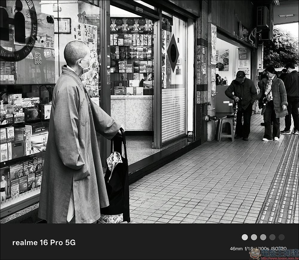 realme 16 Pro 開箱評測|2億畫素全焦段人像超懂拍,7000mAh 超大電池玩一天還有一半電 - 電腦王阿達 realme 16 Pro 開箱評測|2億畫素全焦段人像超懂拍,7000mAh 超大電池玩一天還有一半電 - 電腦王阿達