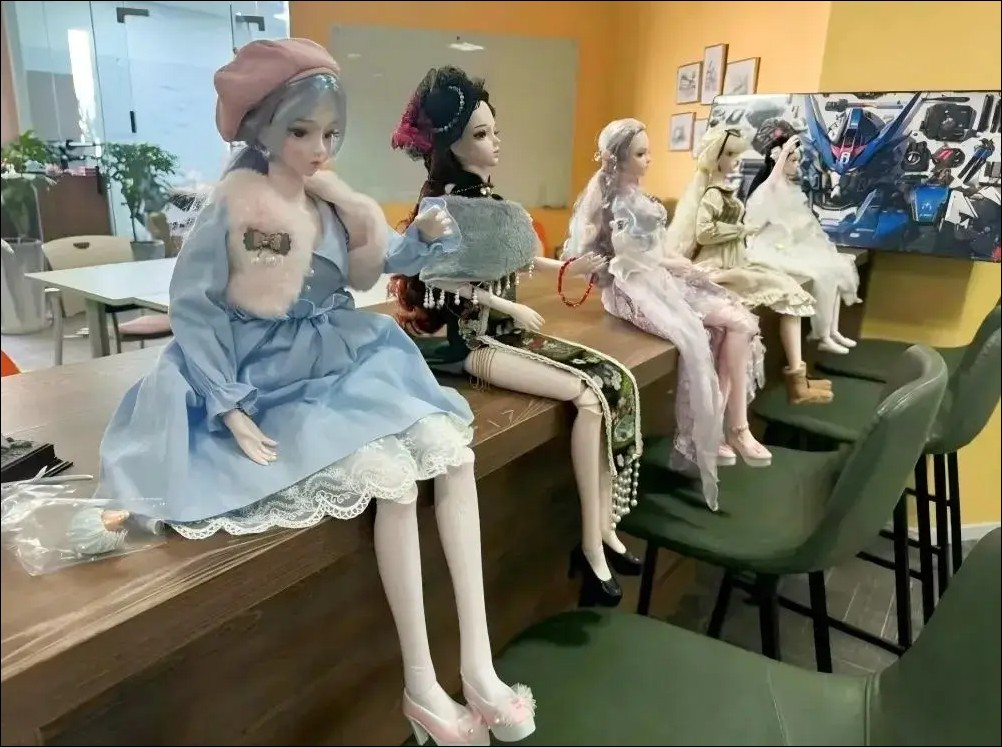 鎖定宅男市場,中國新創推出 1/3 尺寸桌面陪伴型灵童機器人 - 電腦王阿達 鎖定宅男市場,中國新創推出 1/3 尺寸桌面陪伴型灵童機器人 - 電腦王阿達