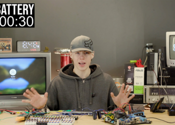 64 顆 AA 電池也能開 PC？YouTuber 實測續航與電費成本超驚人