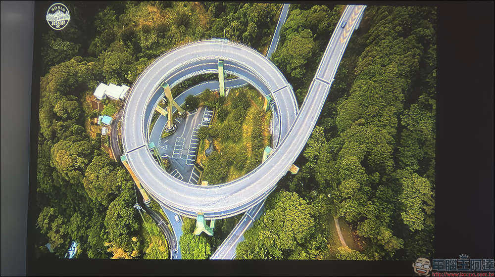 Bongcom BS5 足球君投影機開箱|足球造型超吸睛,150 吋追劇看球一次搞定! - 電腦王阿達 Bongcom BS5 足球君投影機開箱|足球造型超吸睛,150 吋追劇看球一次搞定! - 電腦王阿達