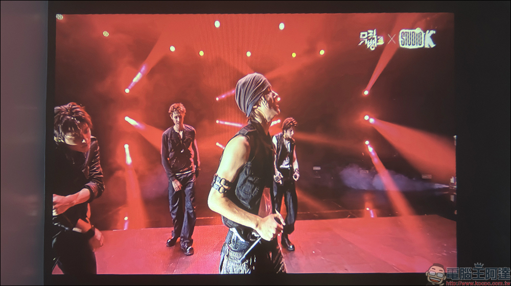 Bongcom BS5 足球君投影機開箱|足球造型超吸睛,150 吋追劇看球一次搞定! - 電腦王阿達 Bongcom BS5 足球君投影機開箱|足球造型超吸睛,150 吋追劇看球一次搞定! - 電腦王阿達