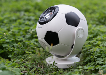 Bongcom BS5 足球君投影機開箱｜足球造型超吸睛，150 吋追劇看球一次搞定！