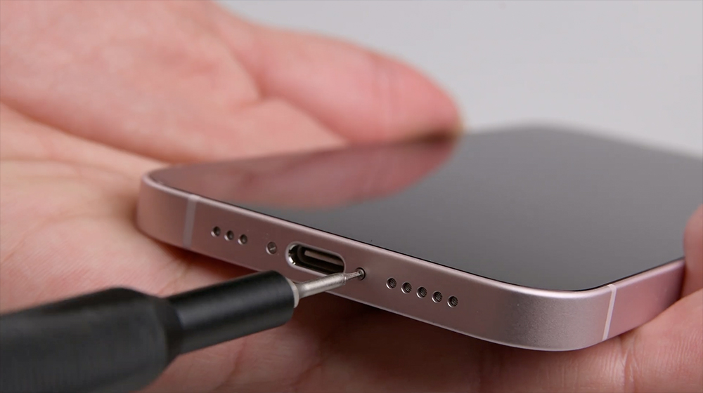 iPhone 17e 拆解曝光:MagSafe 模組竟可裝到 iPhone 16e - 電腦王阿達 iPhone 17e 拆解曝光:MagSafe 模組竟可裝到 iPhone 16e - 電腦王阿達