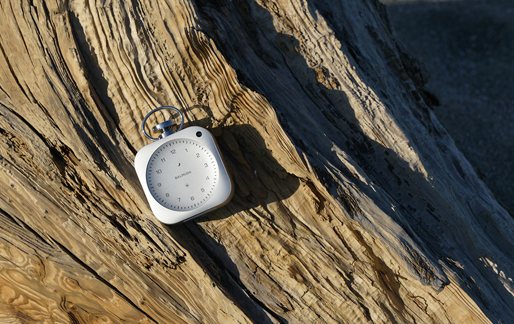BALMUDA 攜手前蘋果首席設計師 Jony Ive 推出 The Clock 智慧時鐘,售價高達約 1.2 萬元 - 電腦王阿達 BALMUDA 攜手前蘋果首席設計師 Jony Ive 推出 The Clock 智慧時鐘,售價高達約 1.2 萬元 - 電腦王阿達