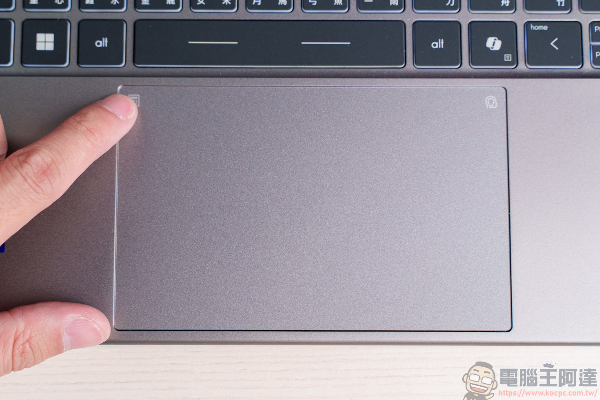 內顯直逼獨顯效能!MSI Prestige 14 Flip AI+ 實測:Panther Lake 處理器讓 3A 大作也能帶著走 - 電腦王阿達 內顯直逼獨顯效能!MSI Prestige 14 Flip AI+ 實測:Panther Lake 處理器讓 3A 大作也能帶著走 - 電腦王阿達