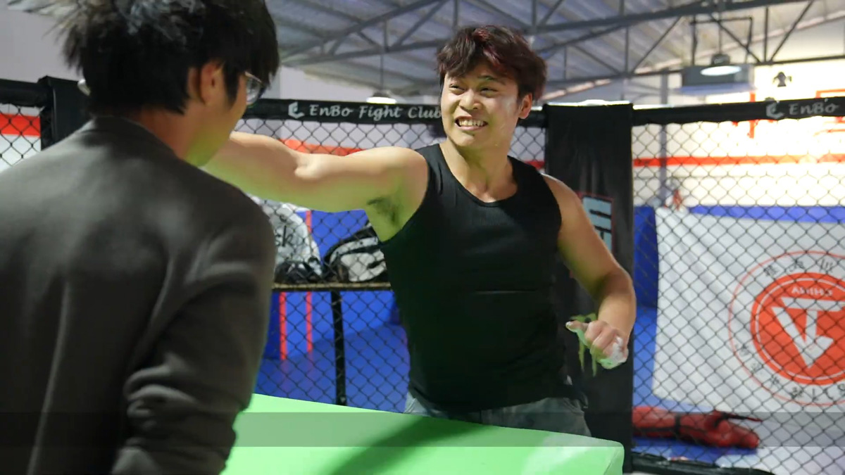 最強的汽車撞擊測試?打造 5000 公斤巨型機械臂,只為賞予一記「重磅耳光」 - 電腦王阿達 最強的汽車撞擊測試?打造 5000 公斤巨型機械臂,只為賞予一記「重磅耳光」 - 電腦王阿達