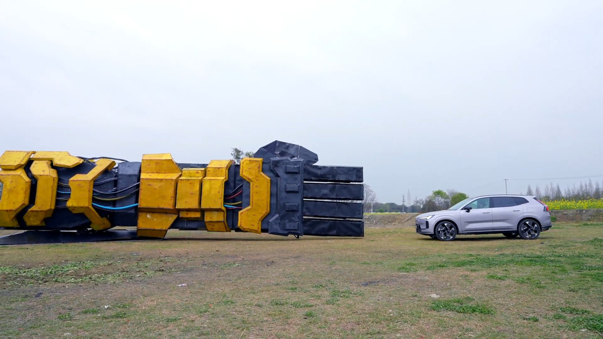 最強的汽車撞擊測試?打造 5000 公斤巨型機械臂,只為賞予一記「重磅耳光」 - 電腦王阿達 最強的汽車撞擊測試?打造 5000 公斤巨型機械臂,只為賞予一記「重磅耳光」 - 電腦王阿達