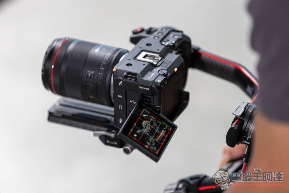 挑戰十萬級距電影機天花板:Canon EOS C50 正式登台,首納 Open Gate 與 7K 錄製實力 - 電腦王阿達 挑戰十萬級距電影機天花板:Canon EOS C50 正式登台,首納 Open Gate 與 7K 錄製實力 - 電腦王阿達