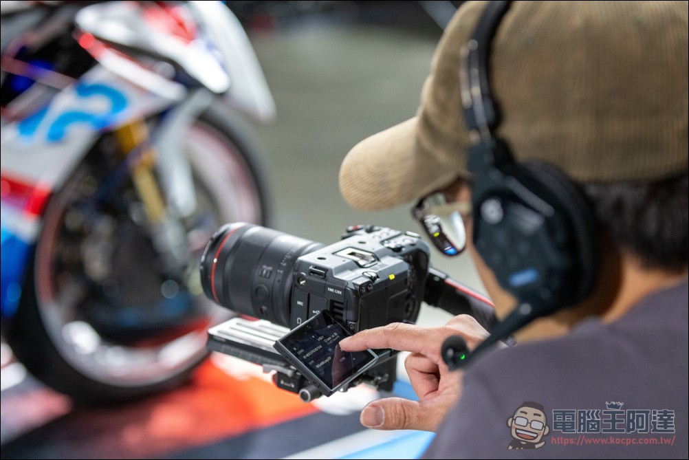挑戰十萬級距電影機天花板:Canon EOS C50 正式登台,首納 Open Gate 與 7K 錄製實力 - 電腦王阿達 挑戰十萬級距電影機天花板:Canon EOS C50 正式登台,首納 Open Gate 與 7K 錄製實力 - 電腦王阿達
