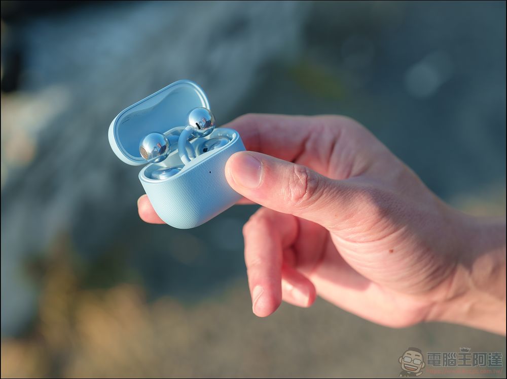 耳道終於解脫了!HUAWEI FreeClip 2 動耳聽:可能是今年最有創意的開放式耳機。 - 電腦王阿達 耳道終於解脫了!HUAWEI FreeClip 2 動耳聽:可能是今年最有創意的開放式耳機。 - 電腦王阿達