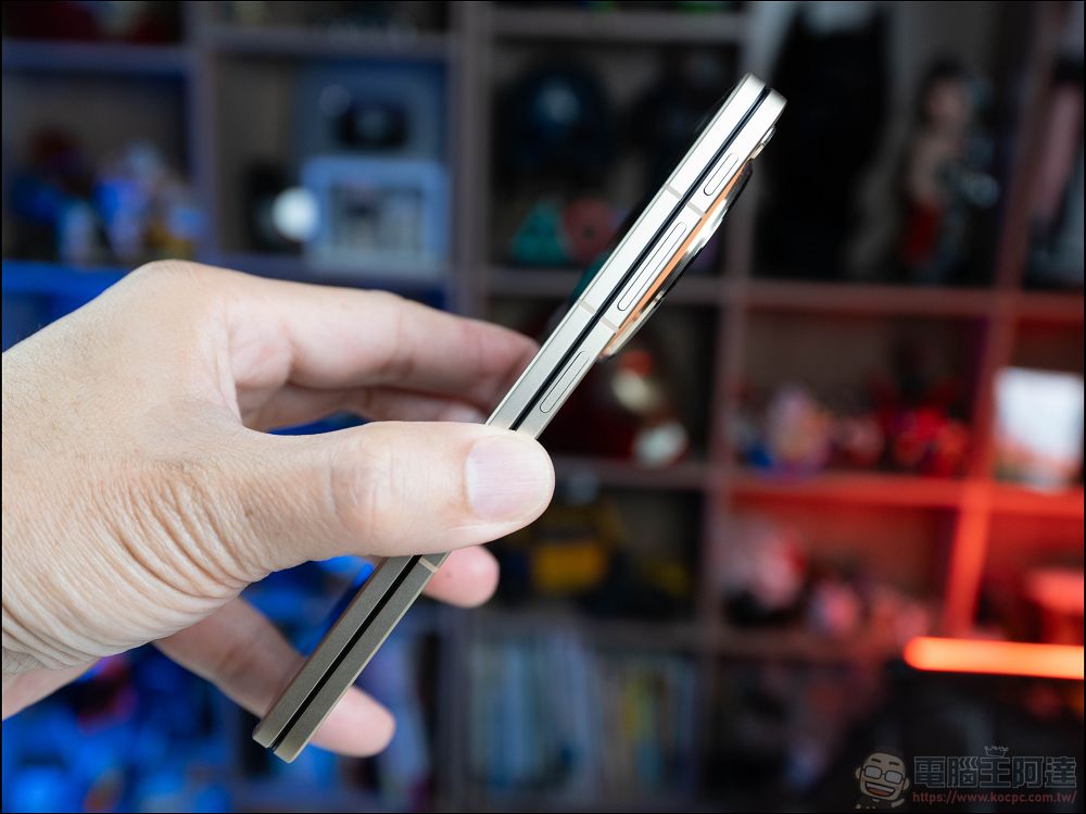 折疊機的摺痕時代終結!OPPO Find N6 開箱:零感摺痕 + 2 億畫素哈蘇鏡頭 + 6000mAh 超大電池! - 電腦王阿達 折疊機的摺痕時代終結!OPPO Find N6 開箱:零感摺痕 + 2 億畫素哈蘇鏡頭 + 6000mAh 超大電池! - 電腦王阿達