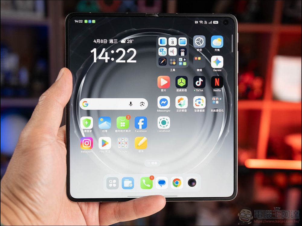 折疊機的摺痕時代終結!OPPO Find N6 開箱:零感摺痕 + 2 億畫素哈蘇鏡頭 + 6000mAh 超大電池! - 電腦王阿達 折疊機的摺痕時代終結!OPPO Find N6 開箱:零感摺痕 + 2 億畫素哈蘇鏡頭 + 6000mAh 超大電池! - 電腦王阿達